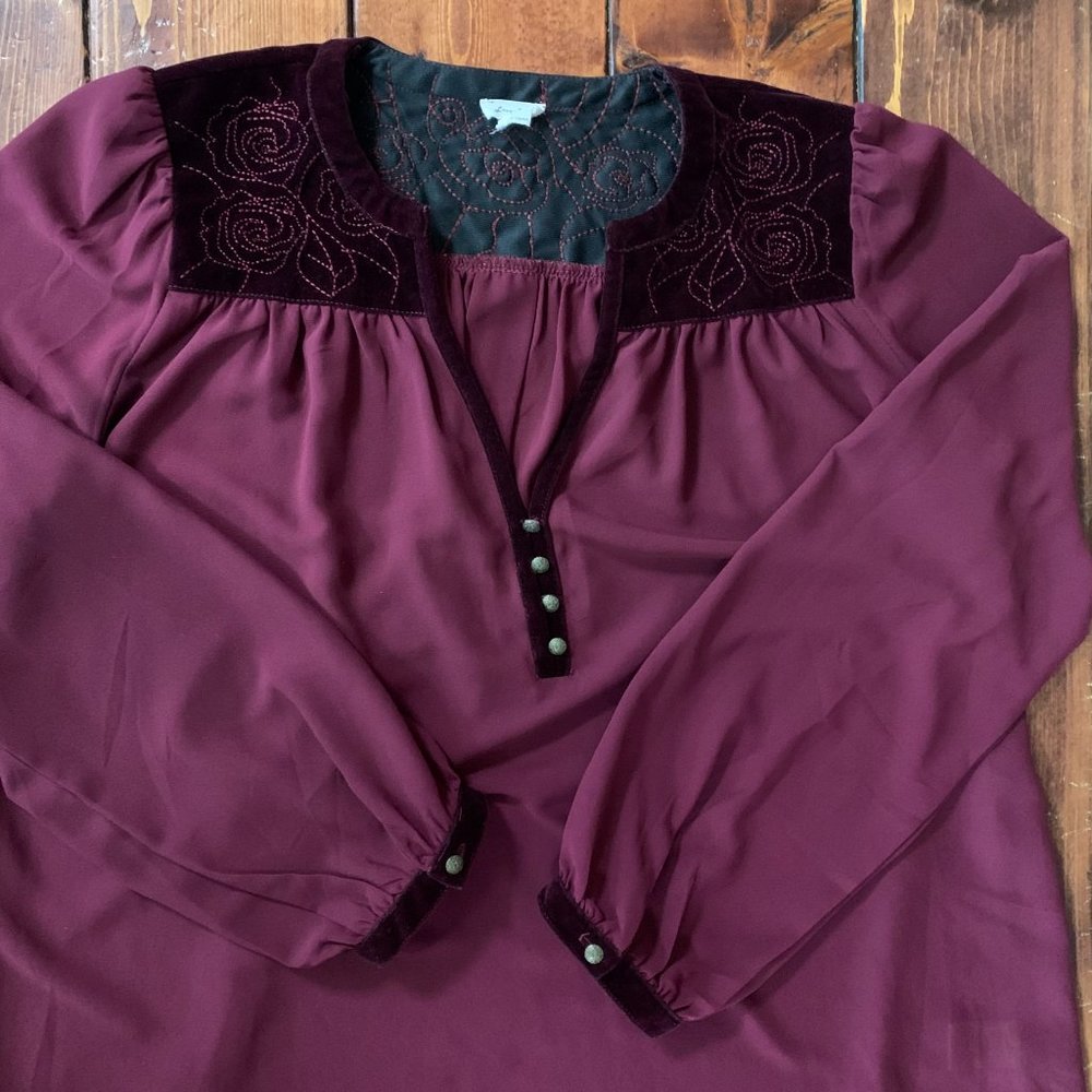 Love Riche Maroon Large Long Sleeve Floral Velvet Detail Plunge Neck Blouse EUC - Picture 9 of 14